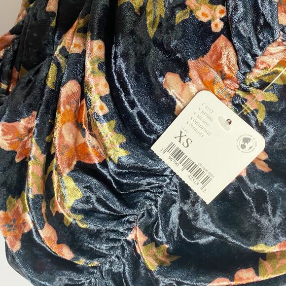 Free People Reina Off The Shoulder Romantic Crushed Velvet Top Blue/Pink- XS NWT - Picture 7 of 14